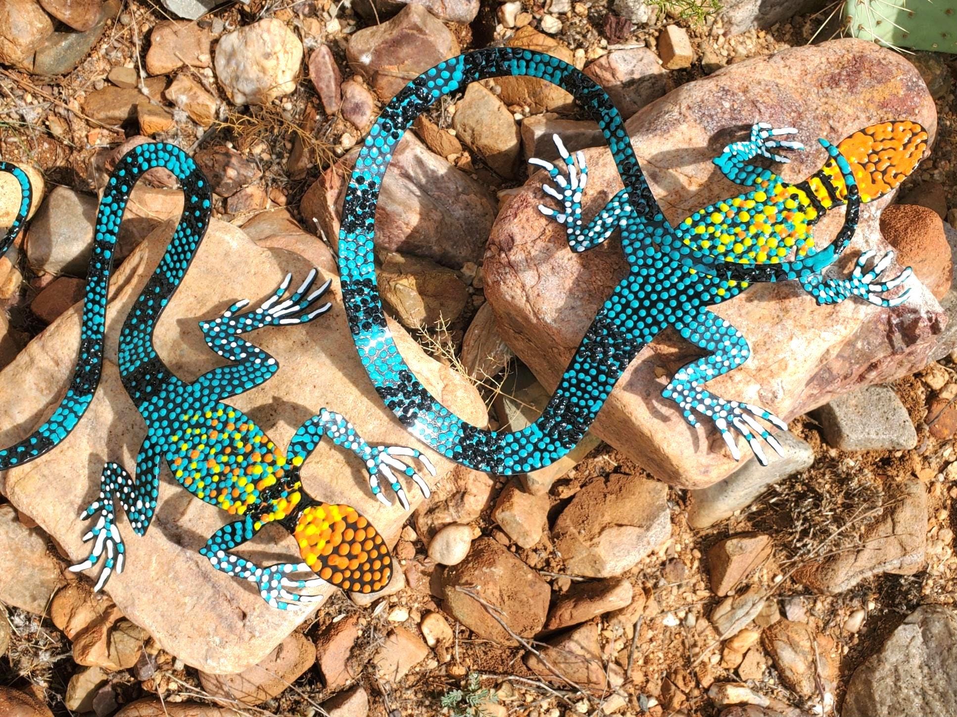 Hand-painted collared lizard sculpture